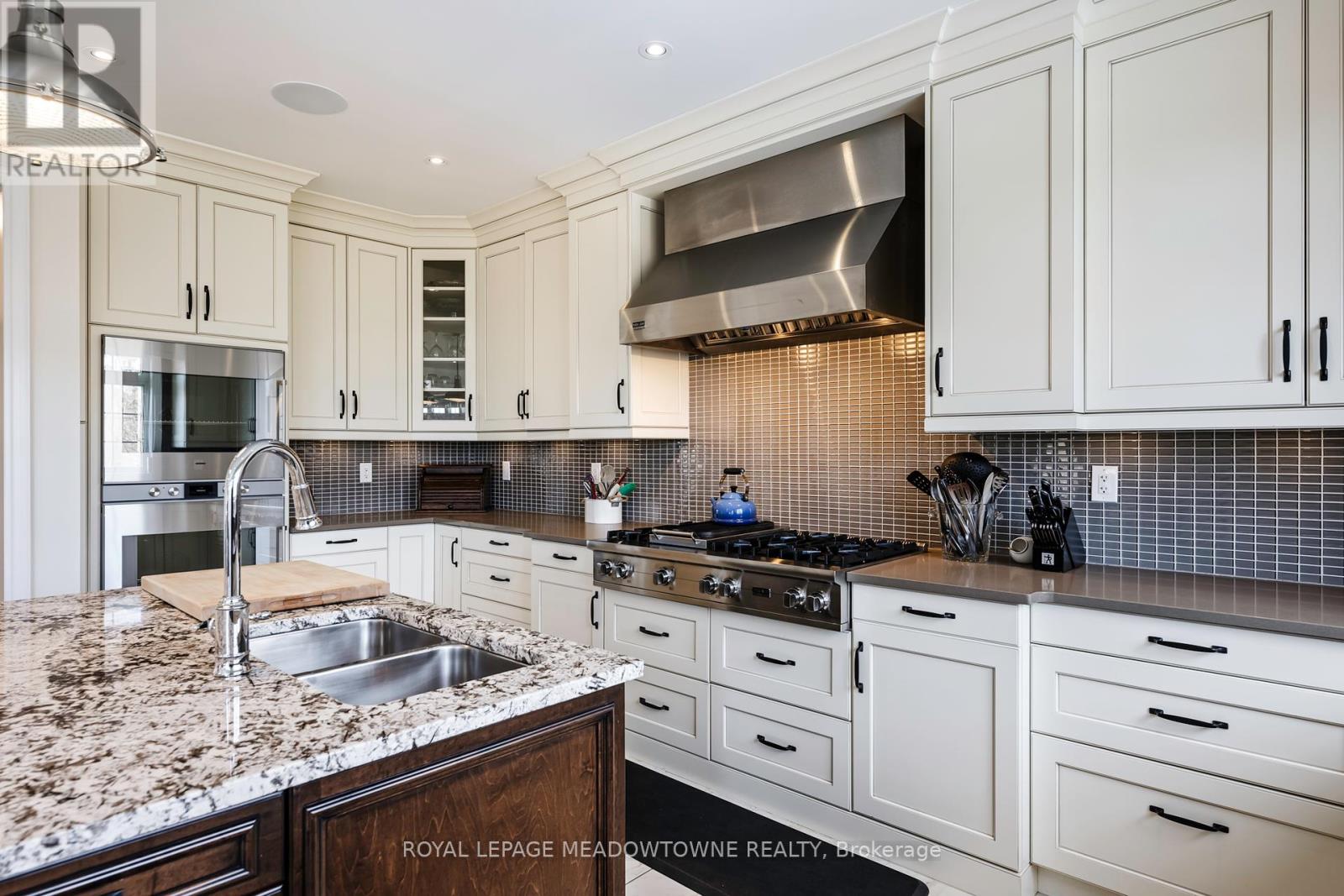 60 Adamsville Road, Brampton (Credit Valley), Ontario  L6X 2X4 - Photo 23 - W12294309