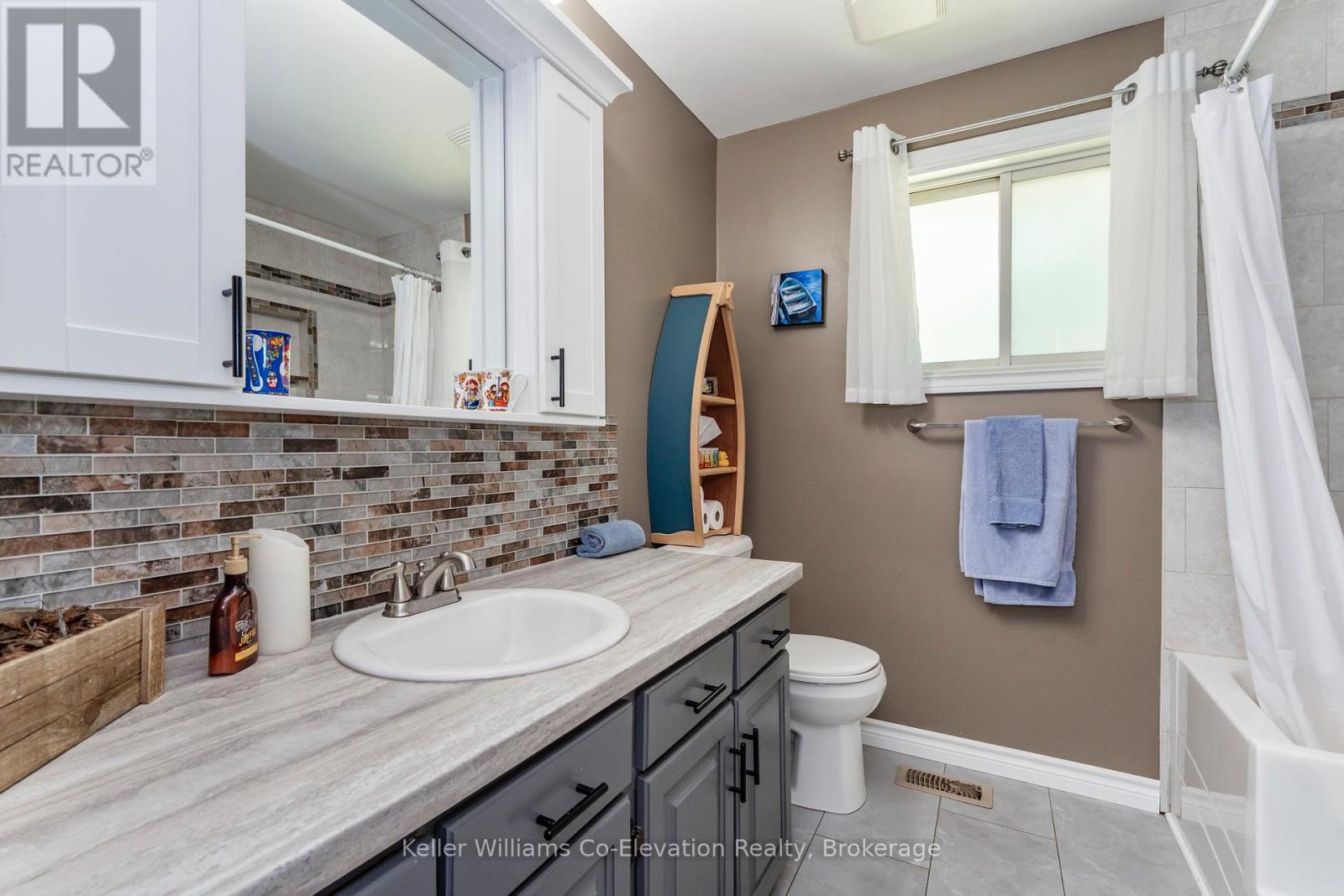 16 Mundy Avenue, Tiny, Ontario  L9M 0B5 - Photo 11 - S12294458