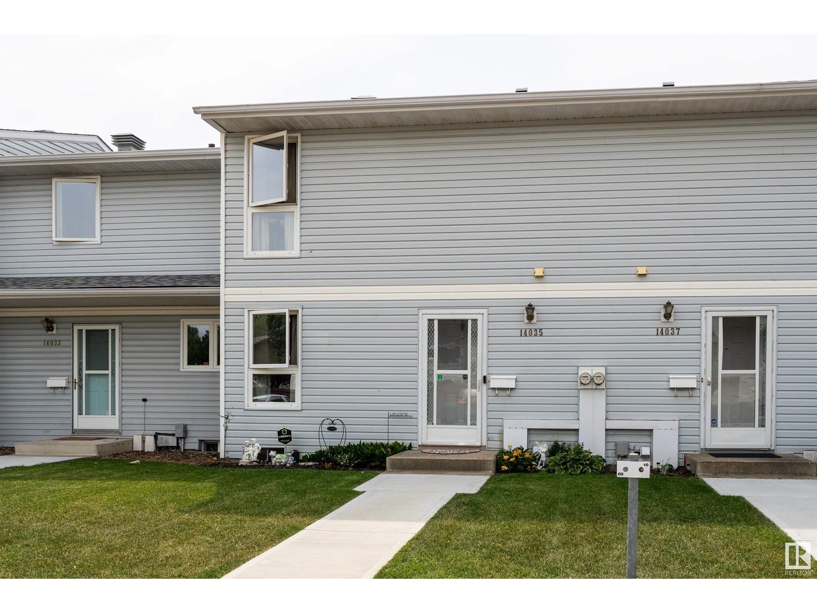 Property at 14035 121 ST NW image 2