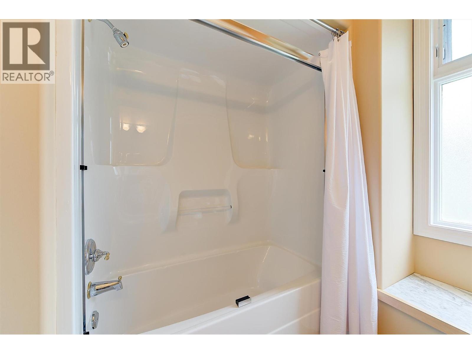 3948 Gallaghers Parkway, Kelowna, British Columbia  V1W 3Z9 - Photo 30 - 10356492