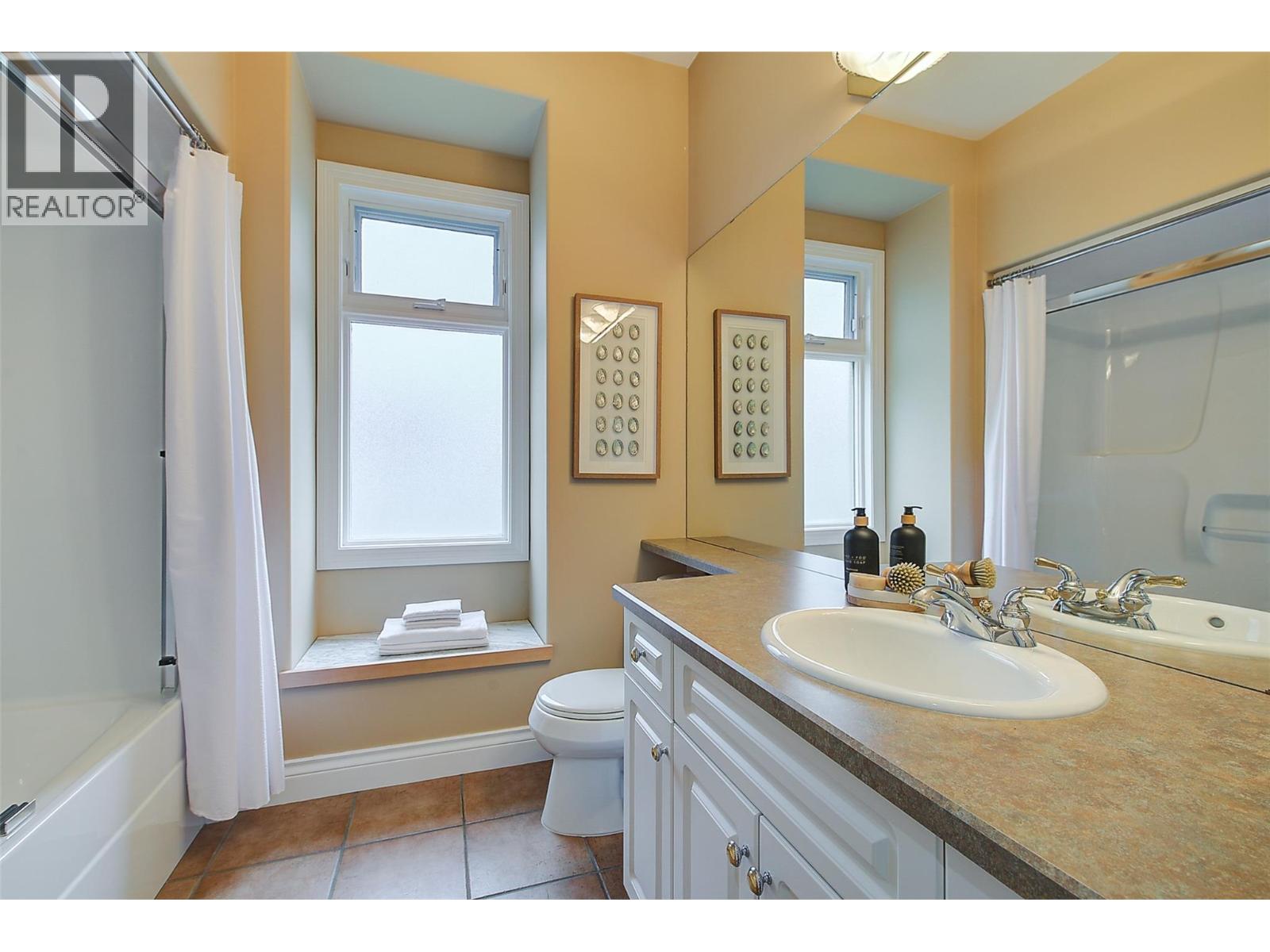 3948 Gallaghers Parkway, Kelowna, British Columbia  V1W 3Z9 - Photo 33 - 10356492