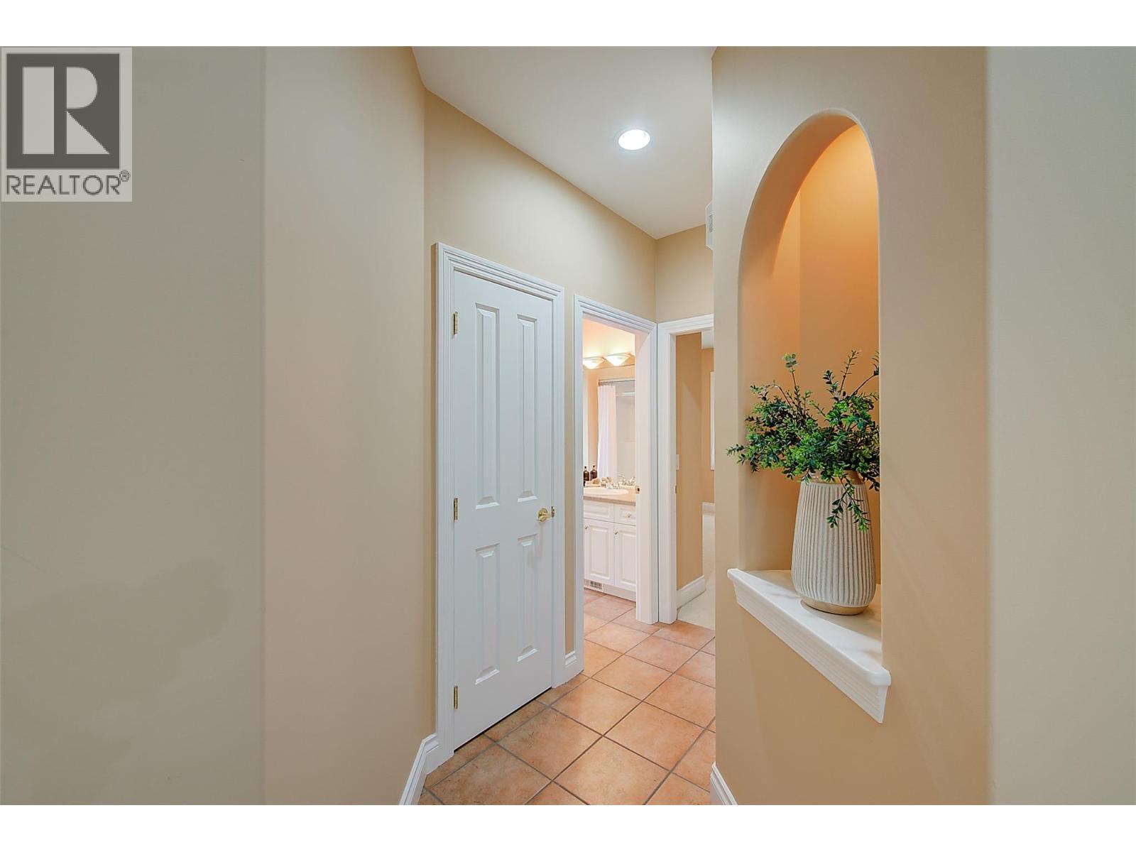 3948 Gallaghers Parkway, Kelowna, British Columbia  V1W 3Z9 - Photo 32 - 10356492