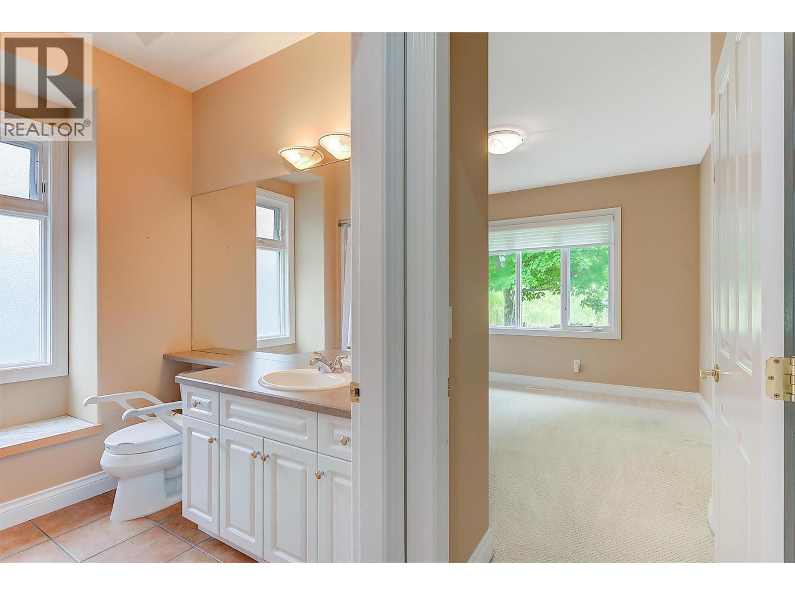 3948 Gallaghers Parkway, Kelowna, British Columbia  V1W 3Z9 - Photo 28 - 10356492