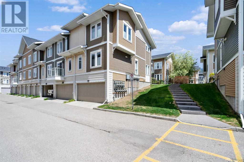 Property at 719 Auburn Bay Square SE image 1