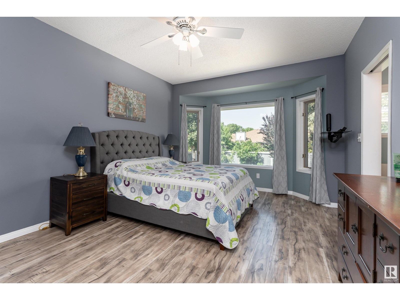 Property at 10 STONESHIRE MR image 3