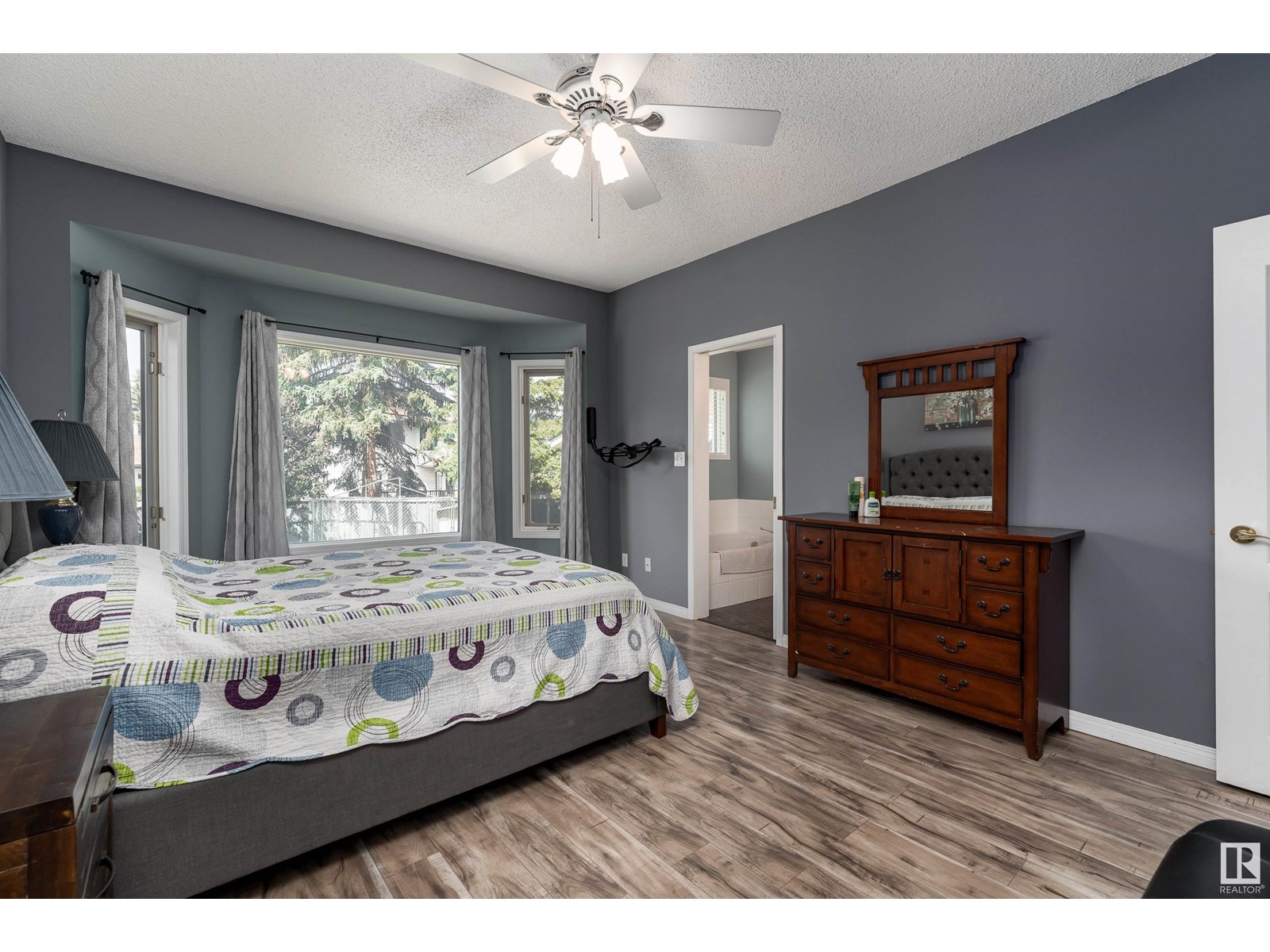 Property at 10 STONESHIRE MR image 4