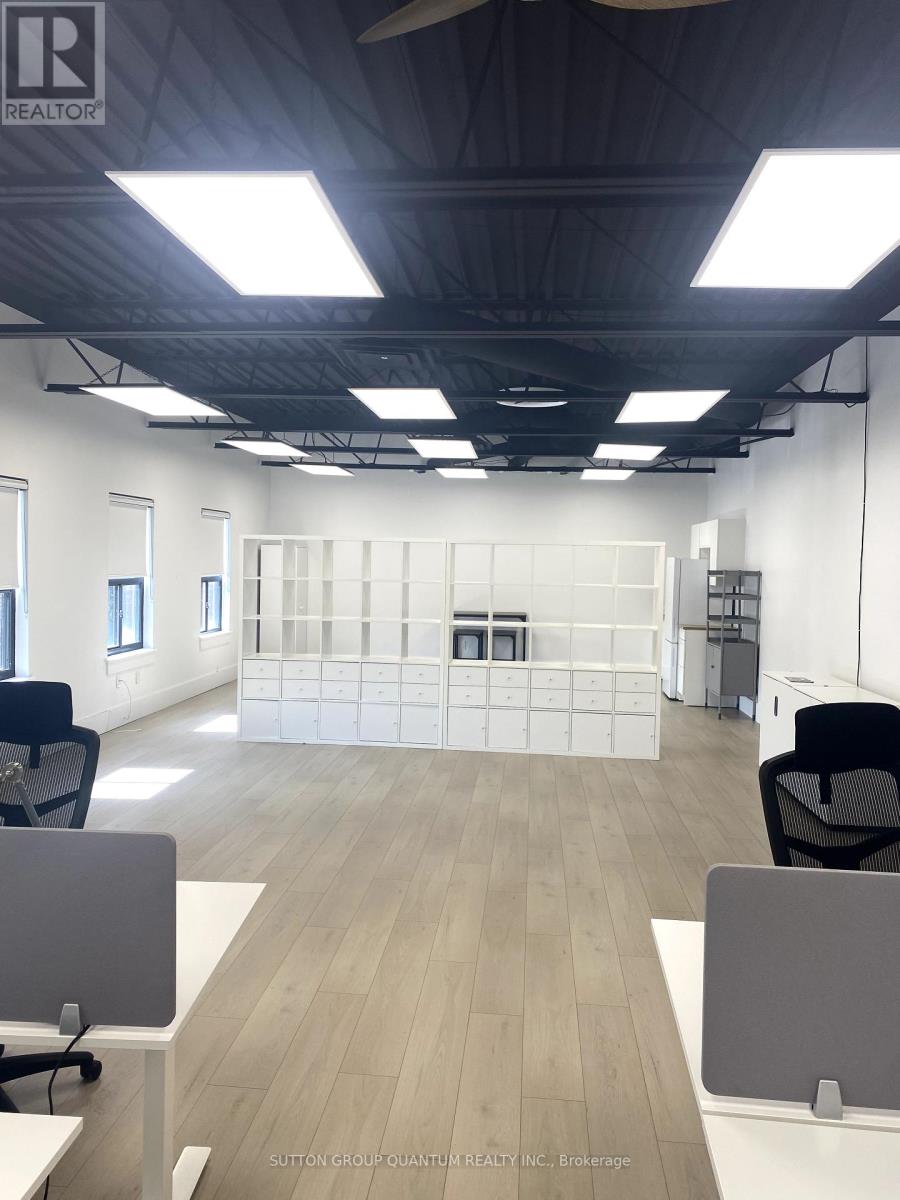 204 - 348 Lakeshore Road E, Mississauga (Port Credit), Ontario  L5G 1H5 - Photo 6 - W12281220