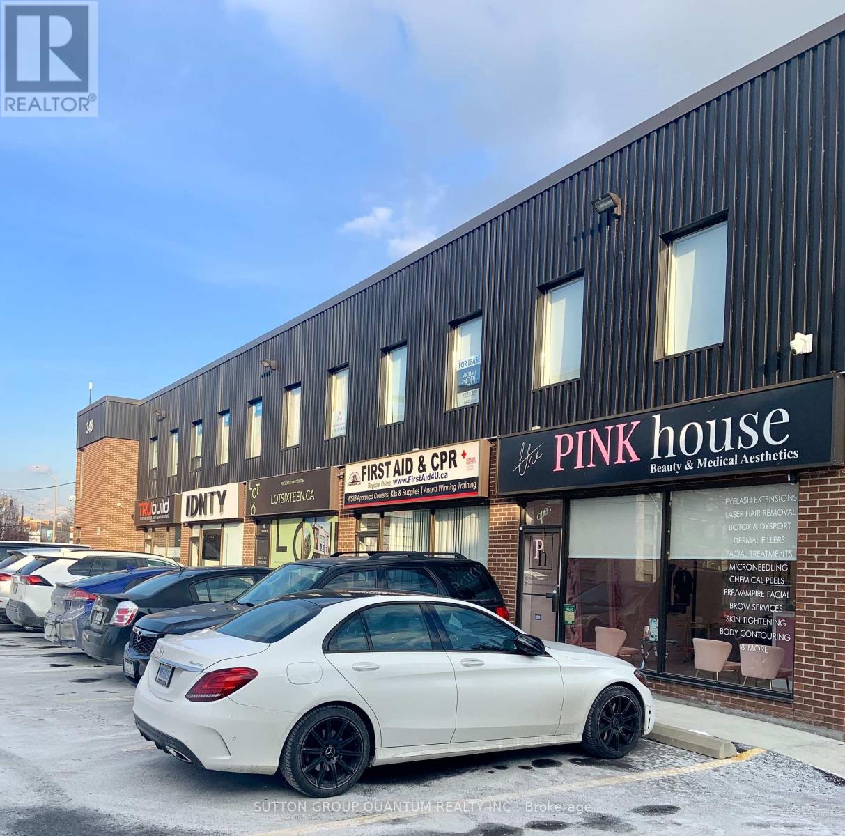 204 - 348 Lakeshore Road E, Mississauga, Ontario  L5G 1H5 - Photo 3 - W12281220