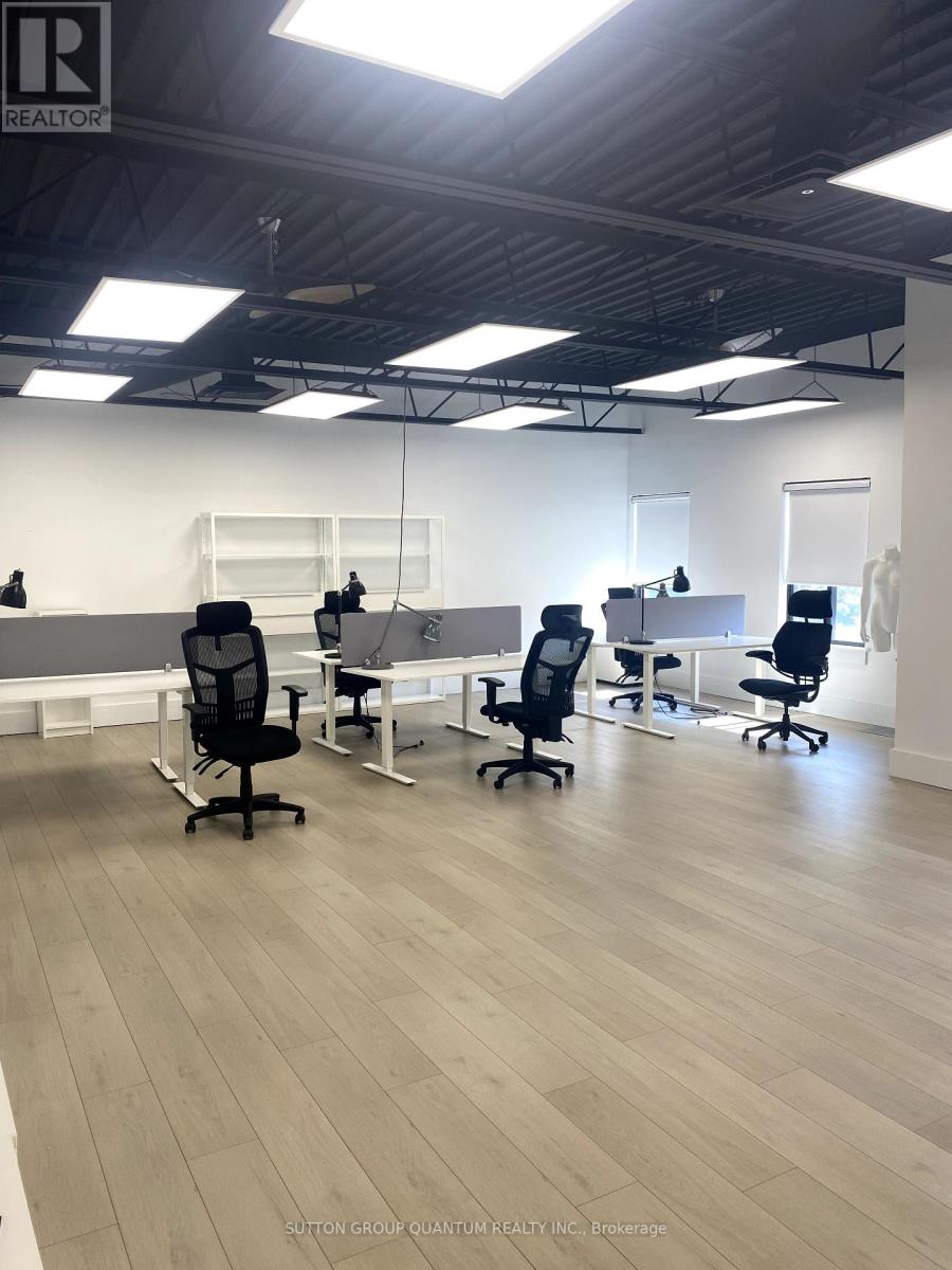 204 - 348 Lakeshore Road E, Mississauga (Port Credit), Ontario  L5G 1H5 - Photo 7 - W12281220