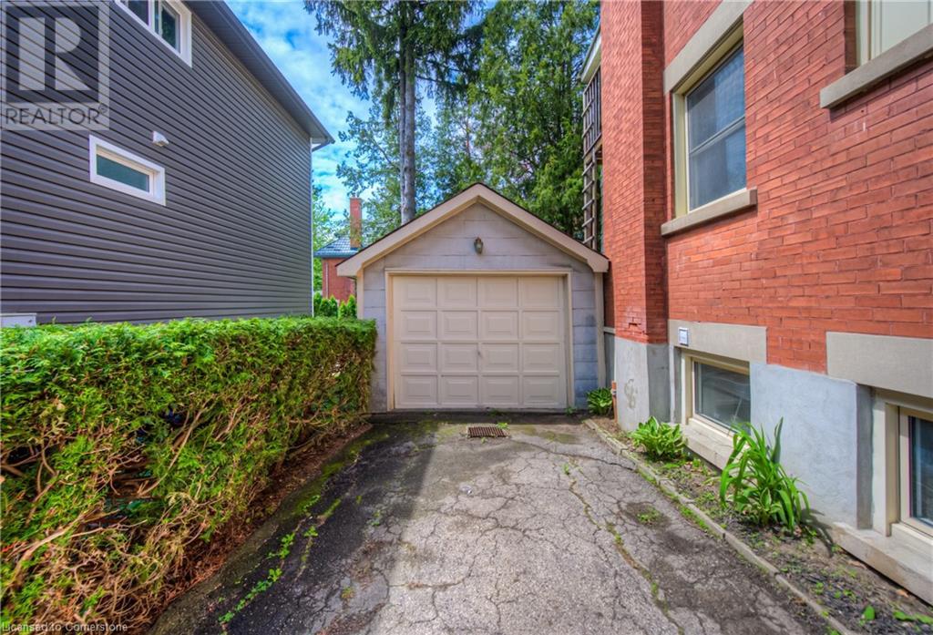 Property at 337 GORDON Street image 3