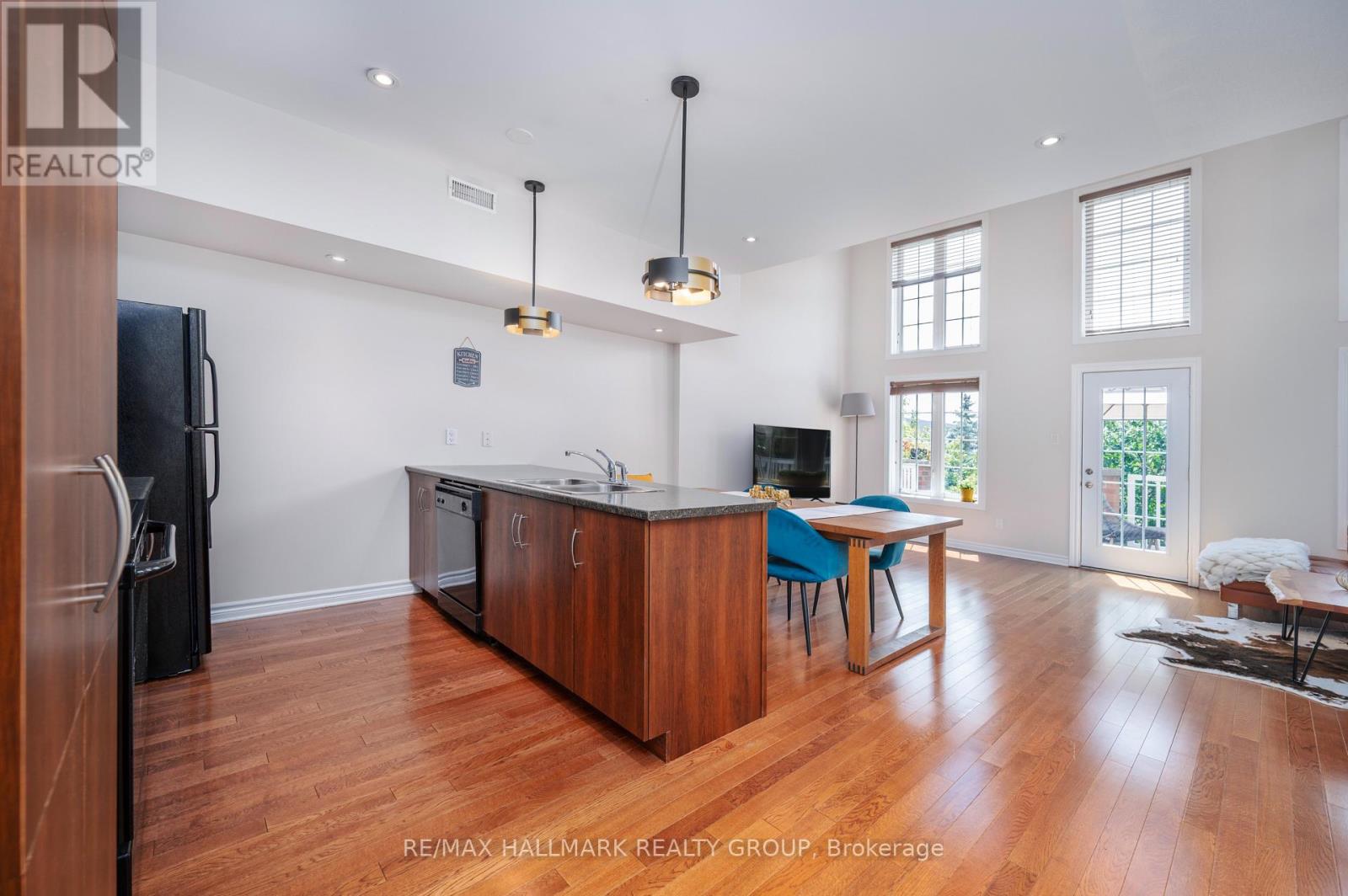 Property at 39 - 39 HAWKSTONE GATE image 5