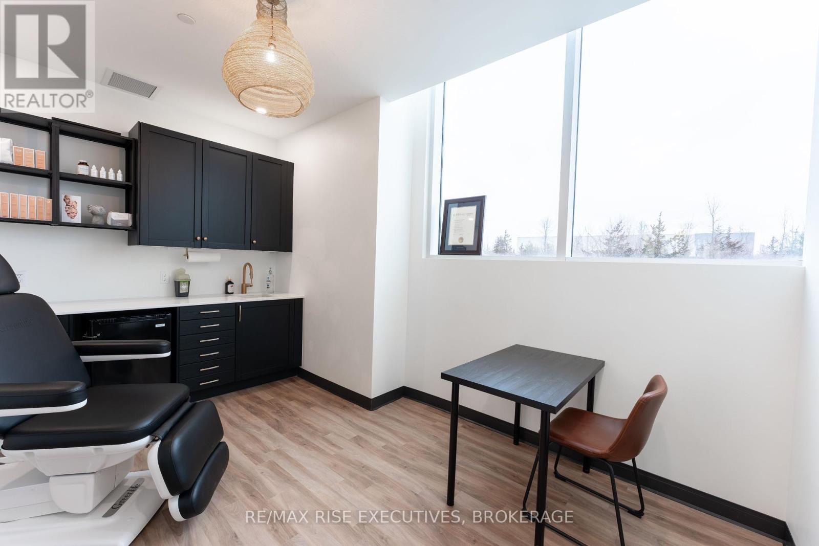 497 Cataraqui Woods Drive, Kingston (City Northwest), Ontario  K7P 0E6 - Photo 10 - X12294541