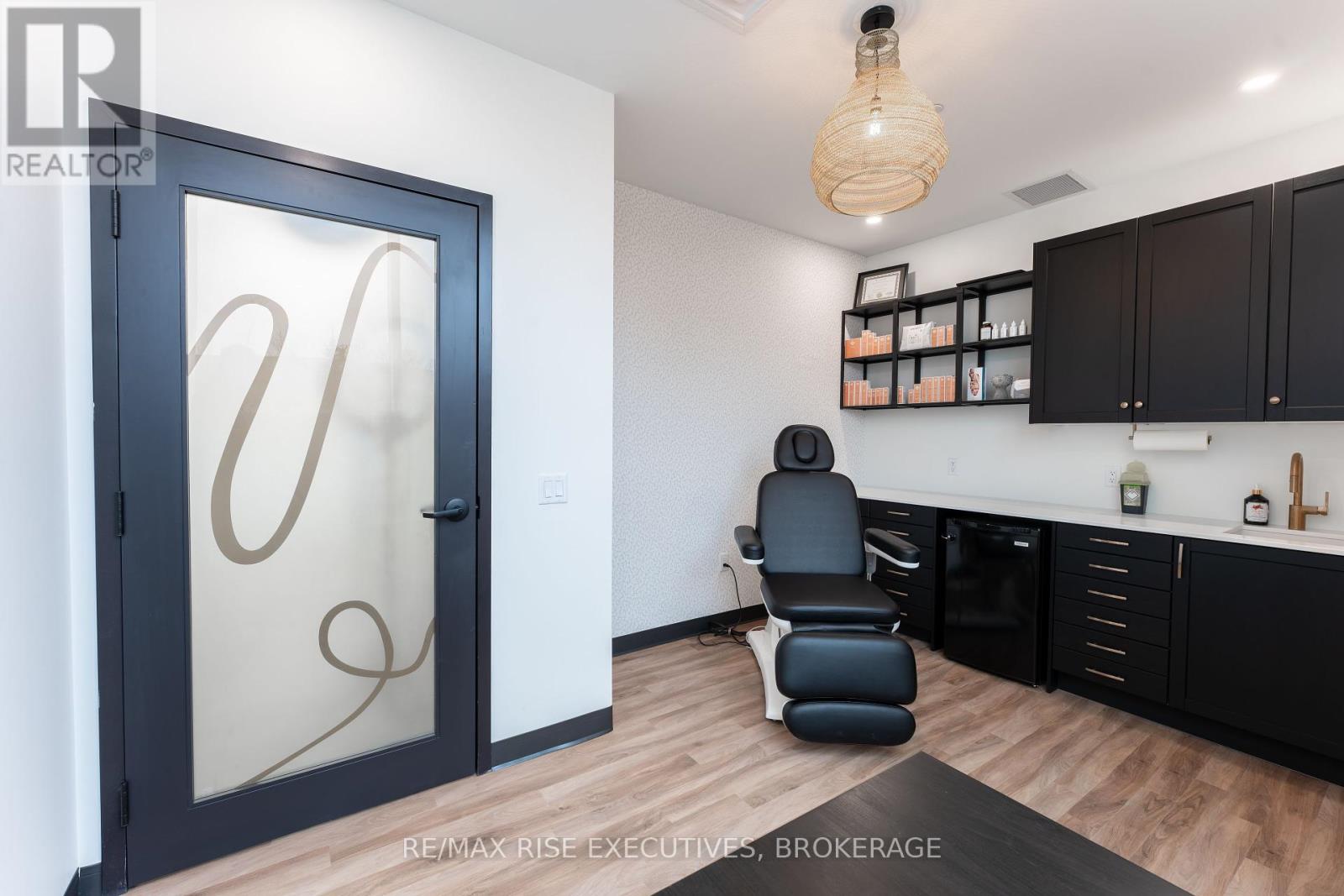 497 Cataraqui Woods Drive, Kingston (City Northwest), Ontario  K7P 0E6 - Photo 11 - X12294541