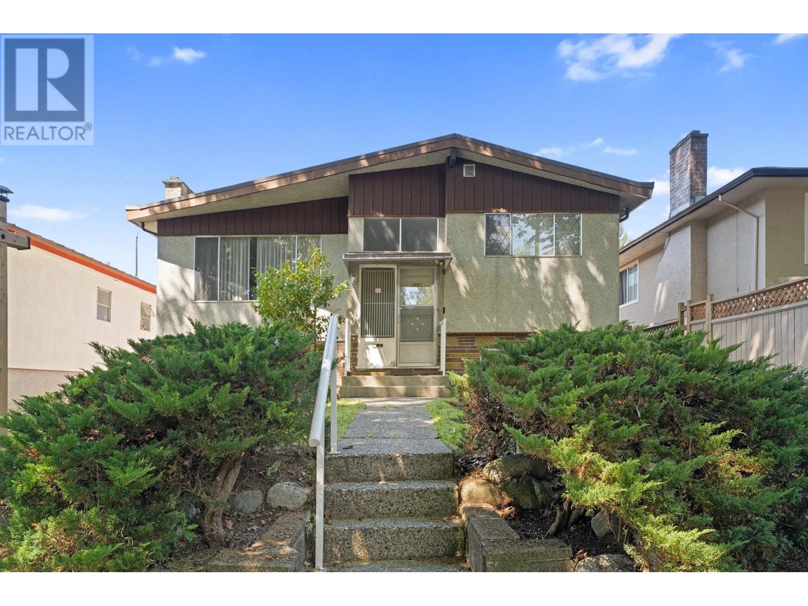 Property at 2007 E 2ND AVENUE image 1