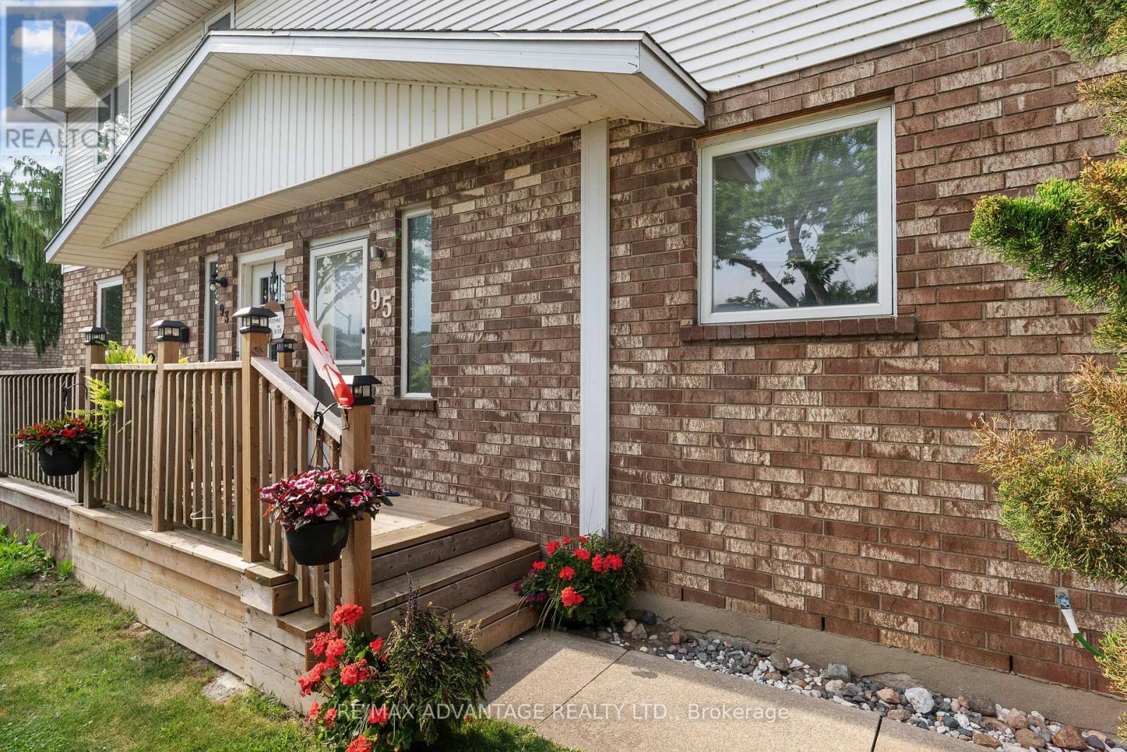 Property at 95 CLARENCE AVENUE image 4