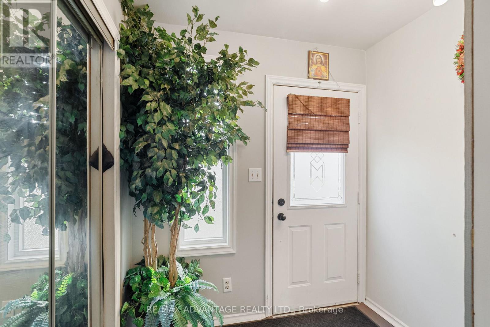 Property at 95 CLARENCE AVENUE image 5