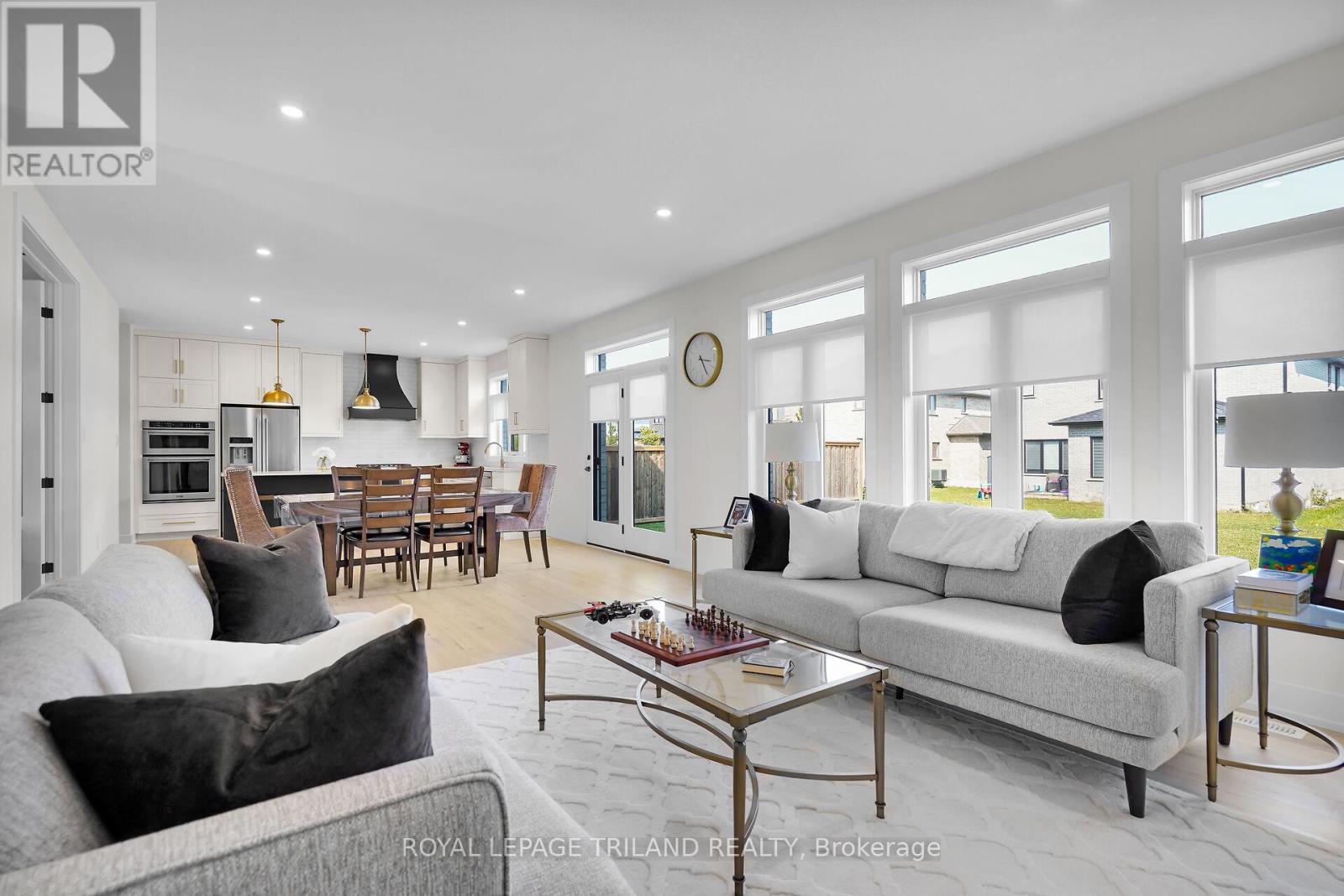 4076 Sugarmaple Crossing, London South, Ontario  N6P 1A4 - Photo 8 - X12294584