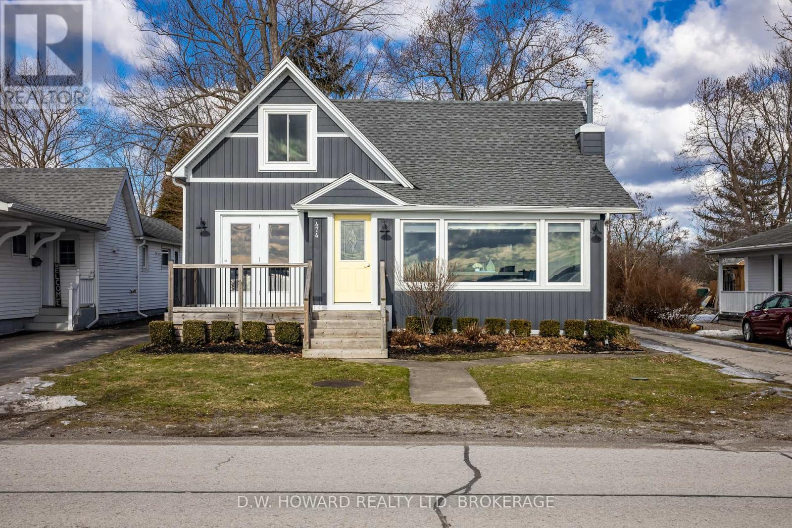 474 Lakeshore Road, Fort Erie (Lakeshore), Ontario  L2A 1B5 - Photo 2 - X12294586