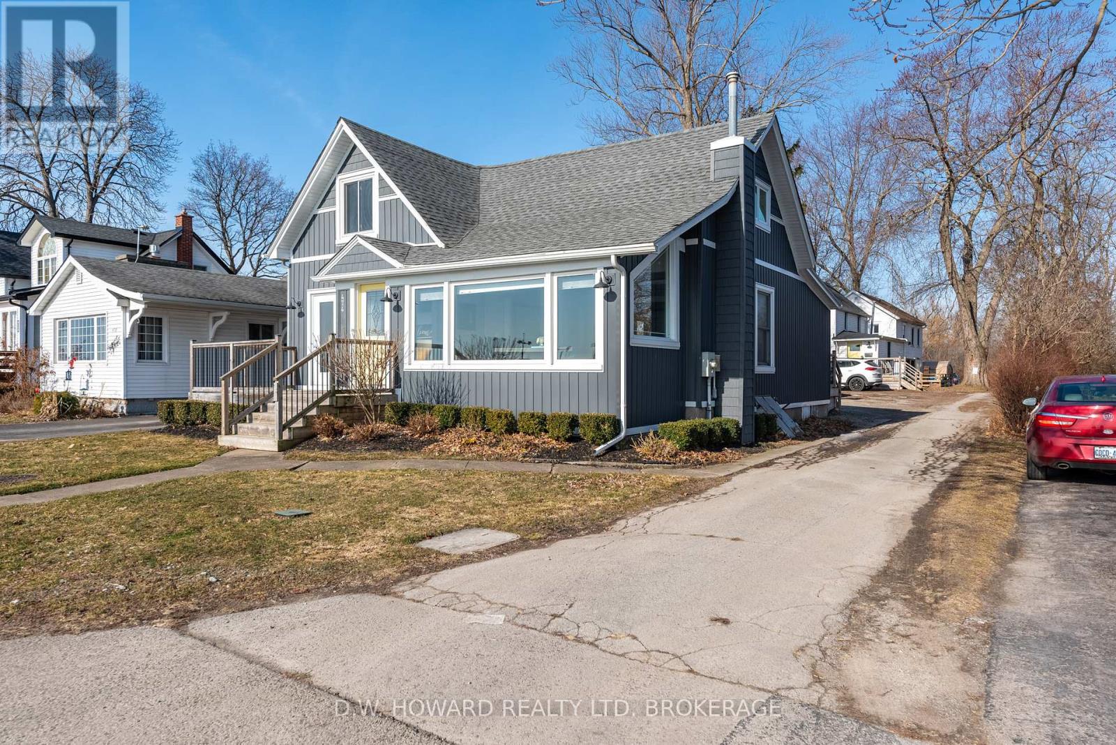 474 Lakeshore Road, Fort Erie (Lakeshore), Ontario  L2A 1B5 - Photo 3 - X12294586
