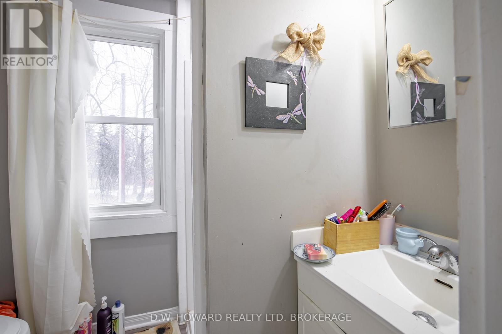 474 Lakeshore Road, Fort Erie (Lakeshore), Ontario  L2A 1B5 - Photo 36 - X12294586
