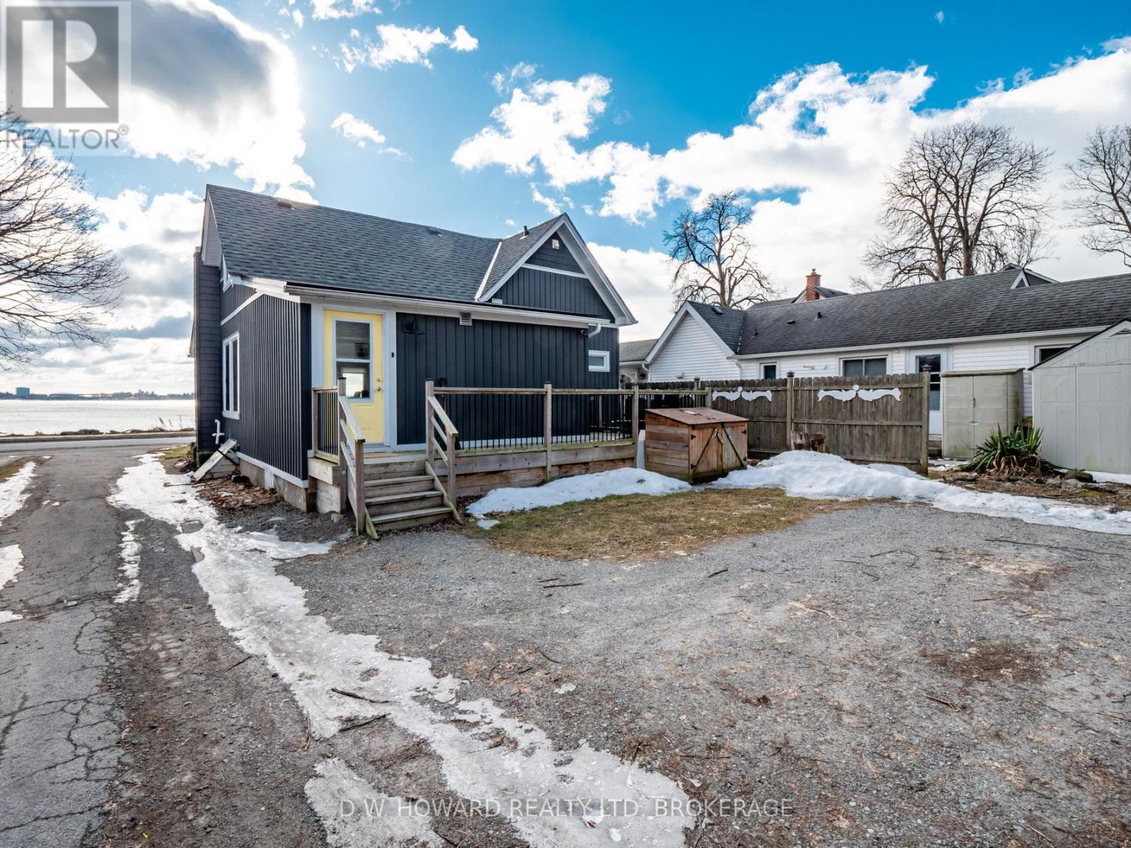 474 Lakeshore Road, Fort Erie (Lakeshore), Ontario  L2A 1B5 - Photo 4 - X12294586
