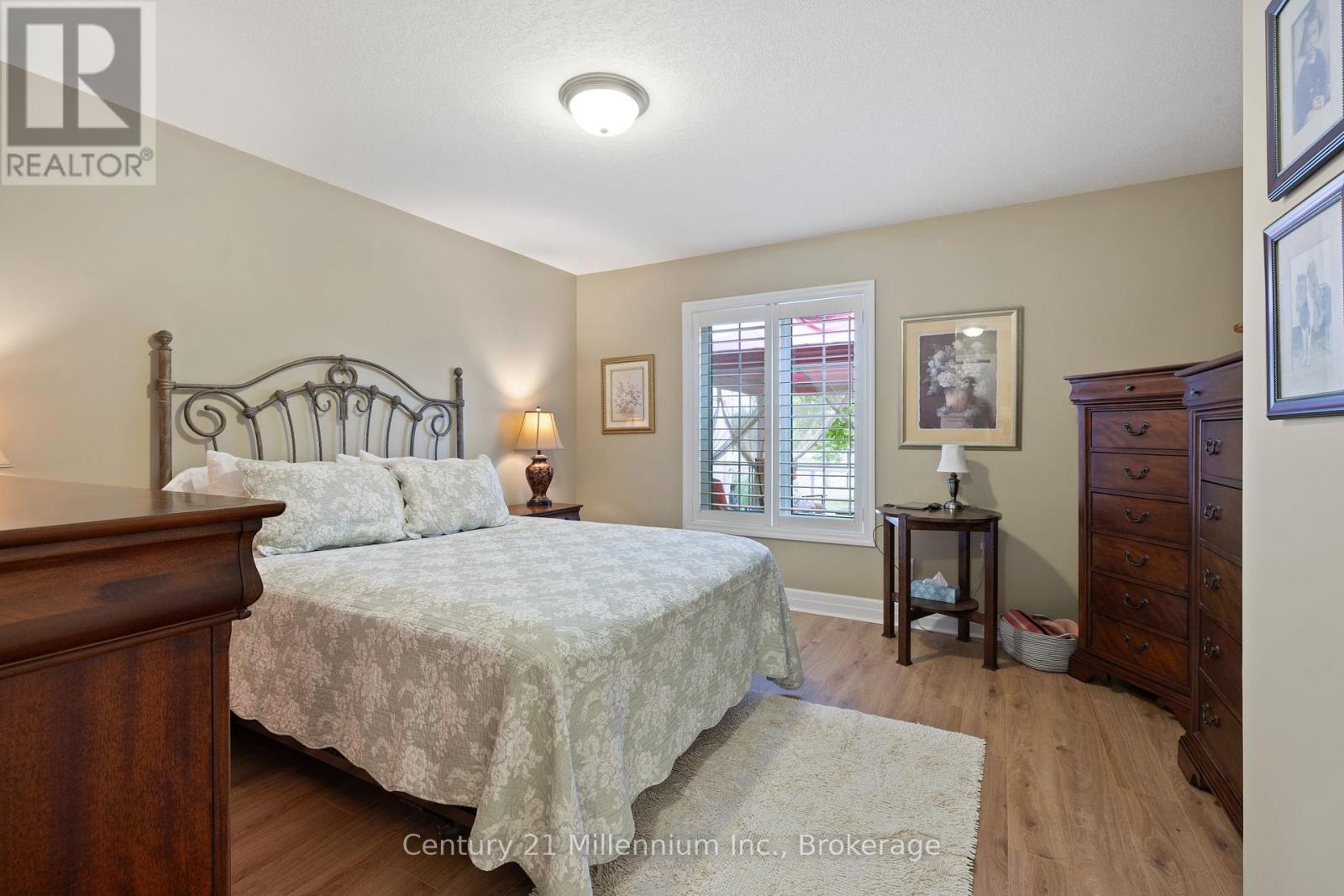 9 Garden Grove Crescent, Wasaga Beach, Ontario  L9Z 0E6 - Photo 16 - S12294556