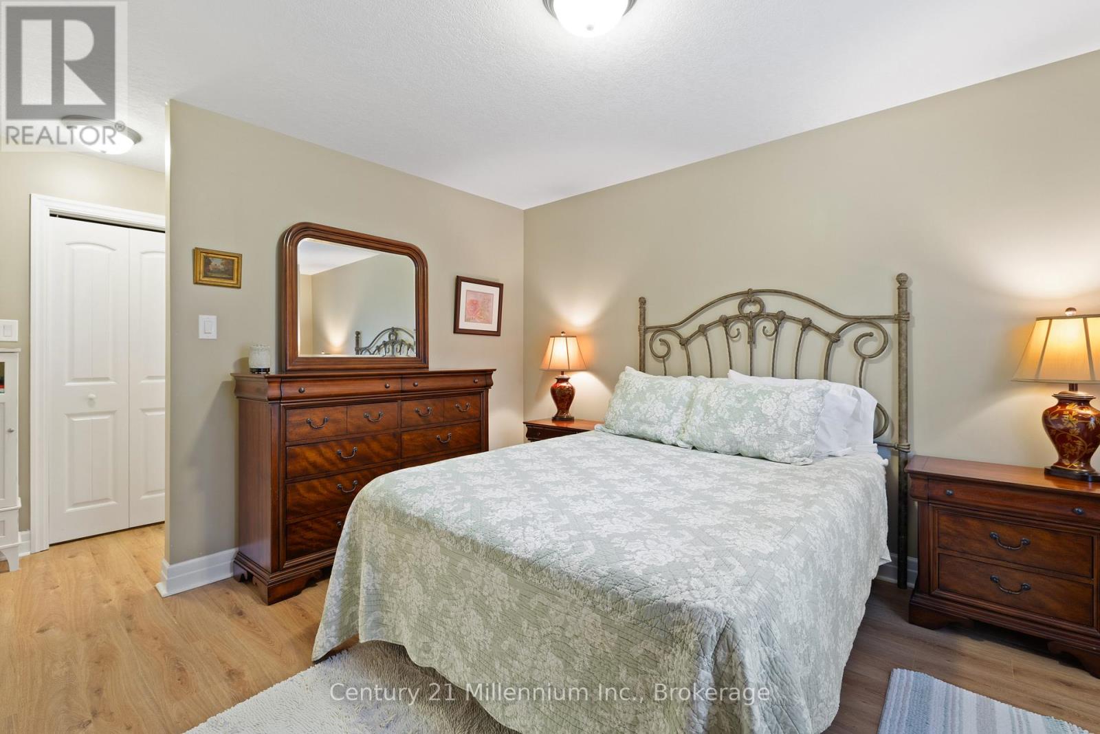 9 Garden Grove Crescent, Wasaga Beach, Ontario  L9Z 0E6 - Photo 17 - S12294556