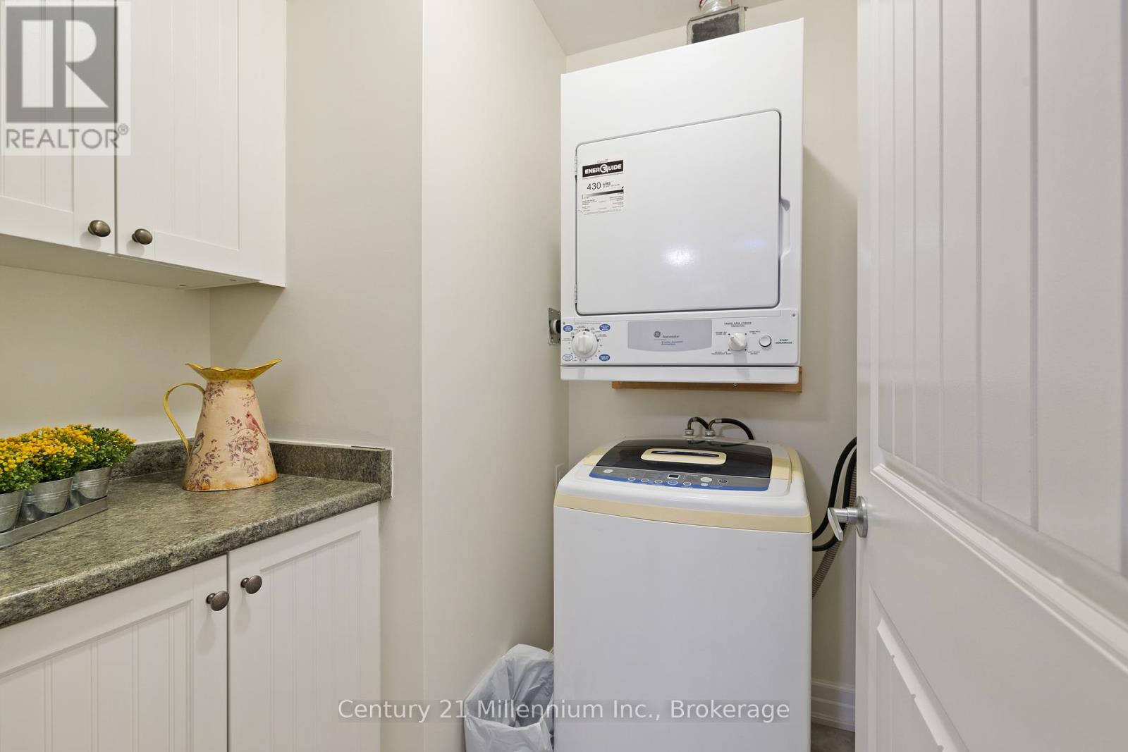 9 Garden Grove Crescent, Wasaga Beach, Ontario  L9Z 0E6 - Photo 18 - S12294556