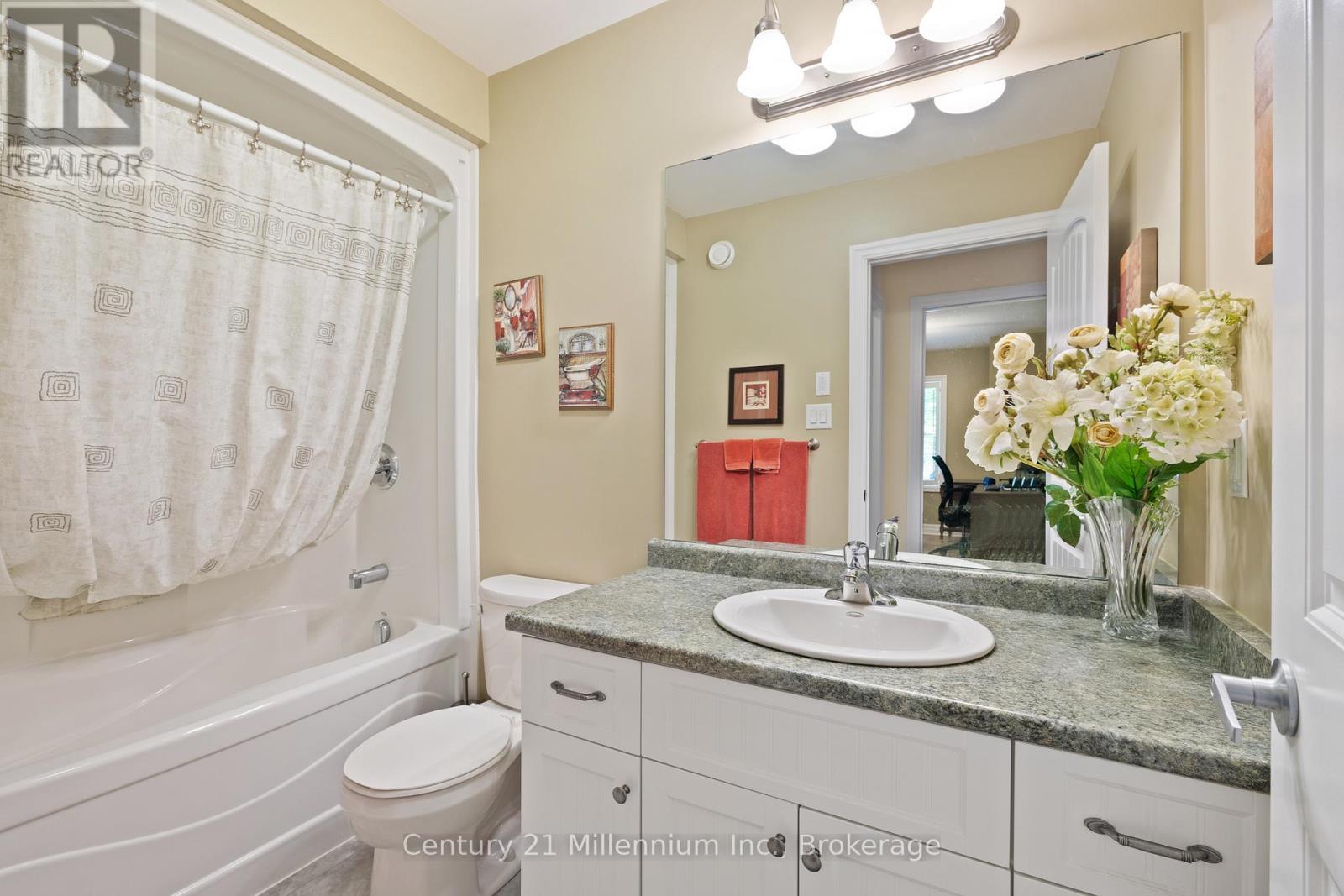 9 Garden Grove Crescent, Wasaga Beach, Ontario  L9Z 0E6 - Photo 19 - S12294556