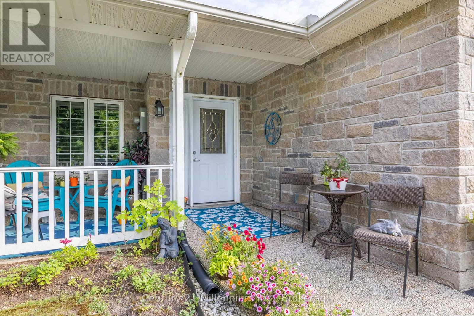 9 Garden Grove Crescent, Wasaga Beach, Ontario  L9Z 0E6 - Photo 2 - S12294556