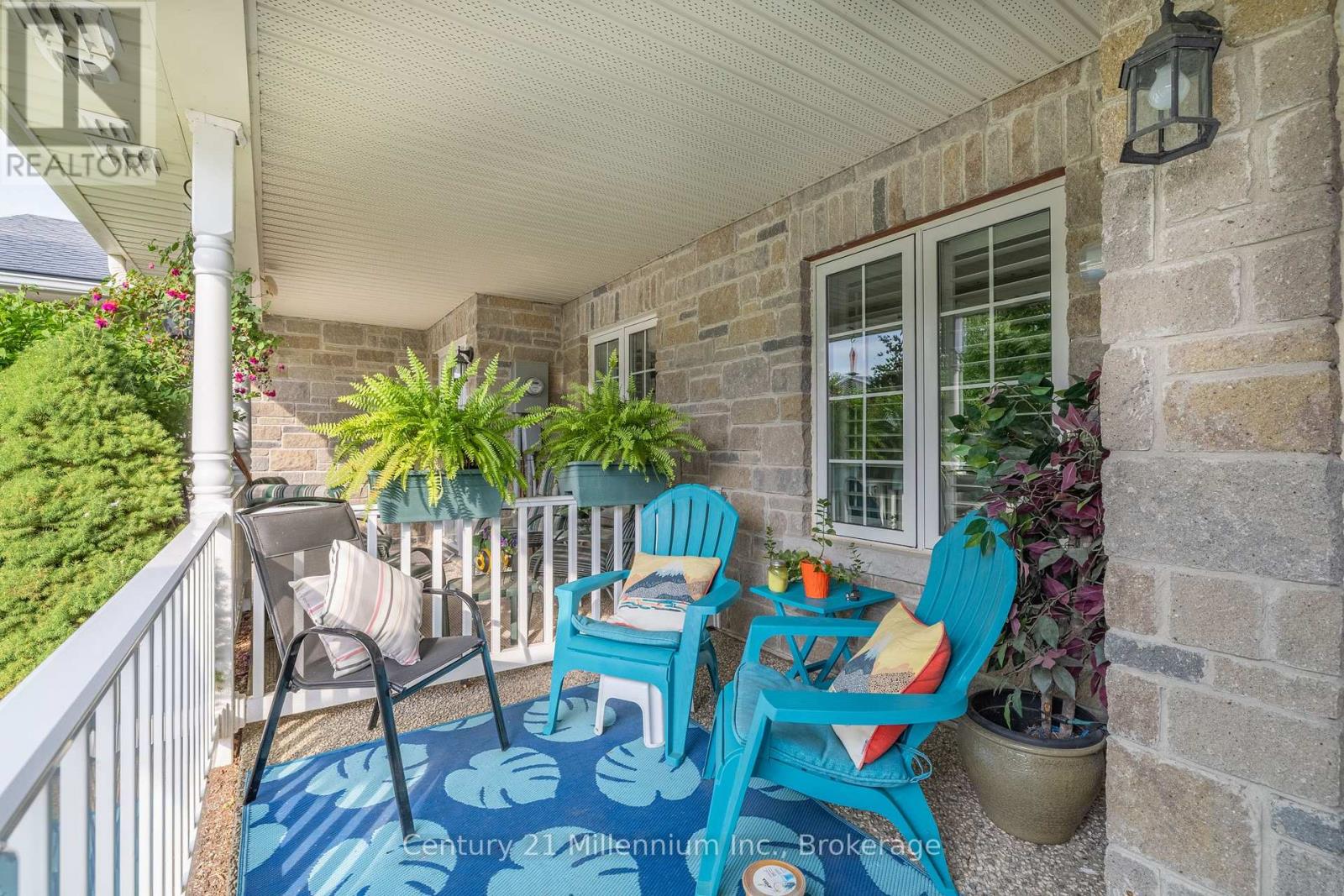 9 Garden Grove Crescent, Wasaga Beach, Ontario  L9Z 0E6 - Photo 3 - S12294556
