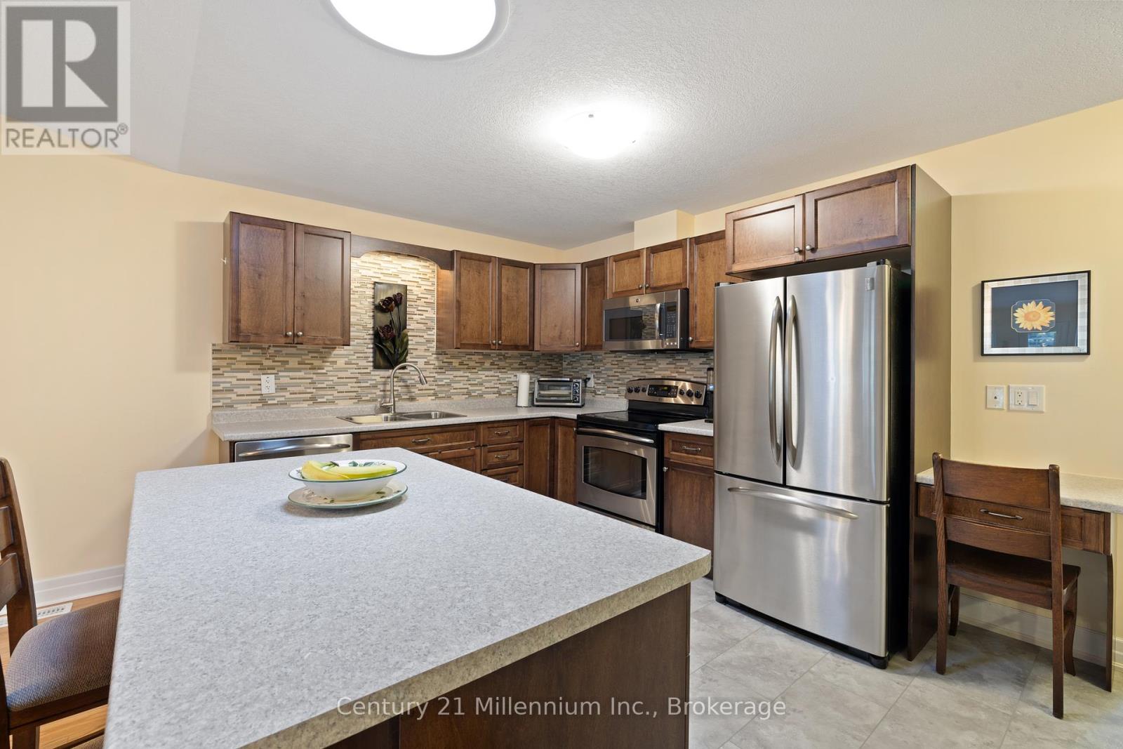 9 Garden Grove Crescent, Wasaga Beach, Ontario  L9Z 0E6 - Photo 6 - S12294556
