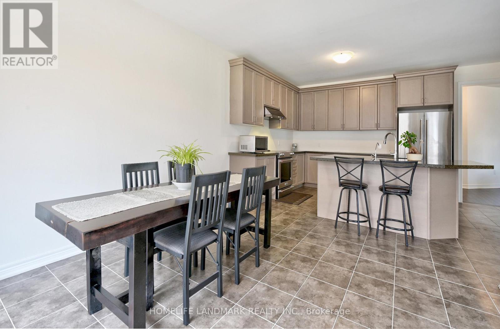 99 Beckett Avenue, East Gwillimbury, Ontario  L9N 0S6 - Photo 17 - N12294439