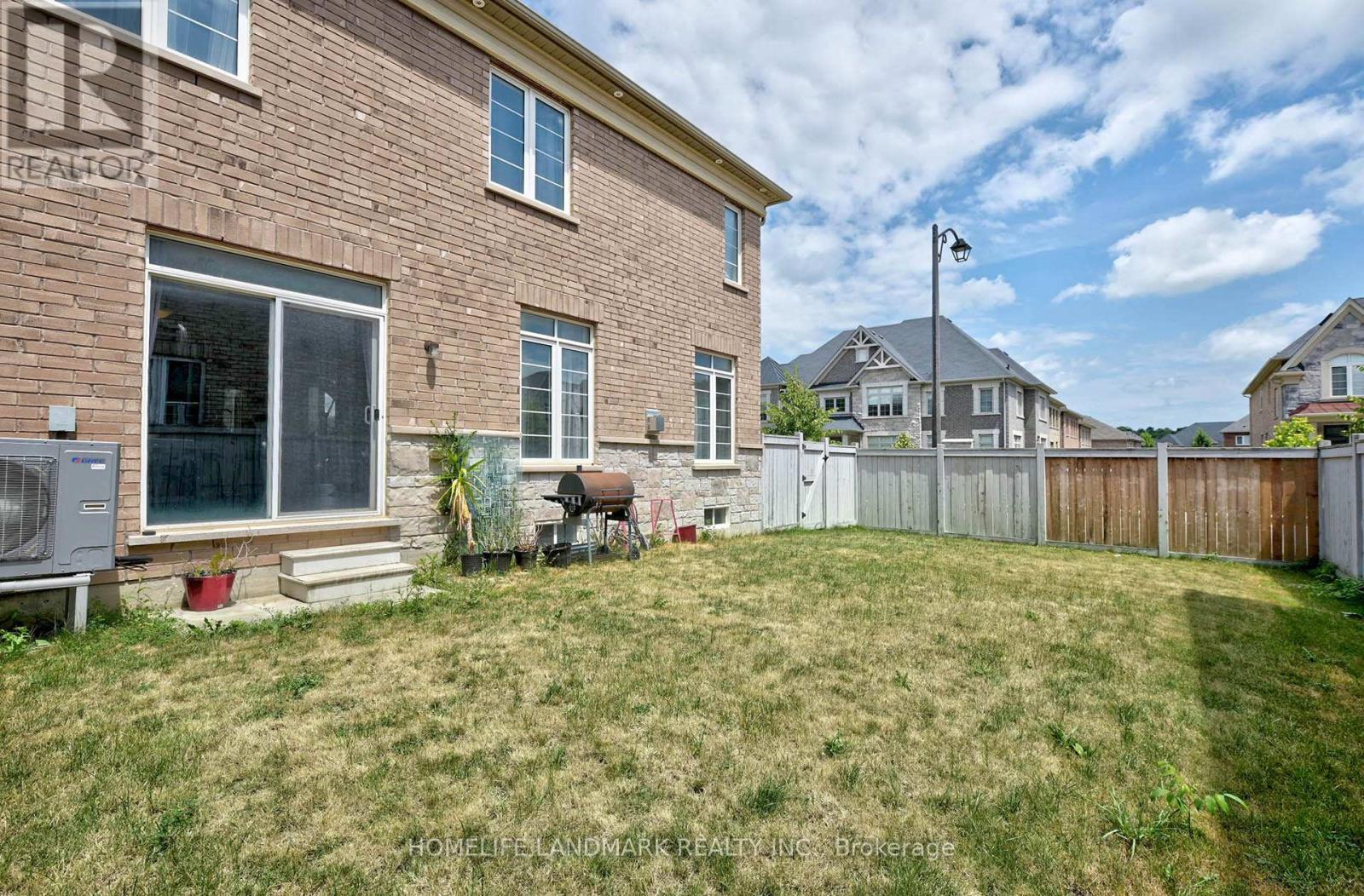 99 Beckett Avenue, East Gwillimbury, Ontario  L9N 0S6 - Photo 35 - N12294439
