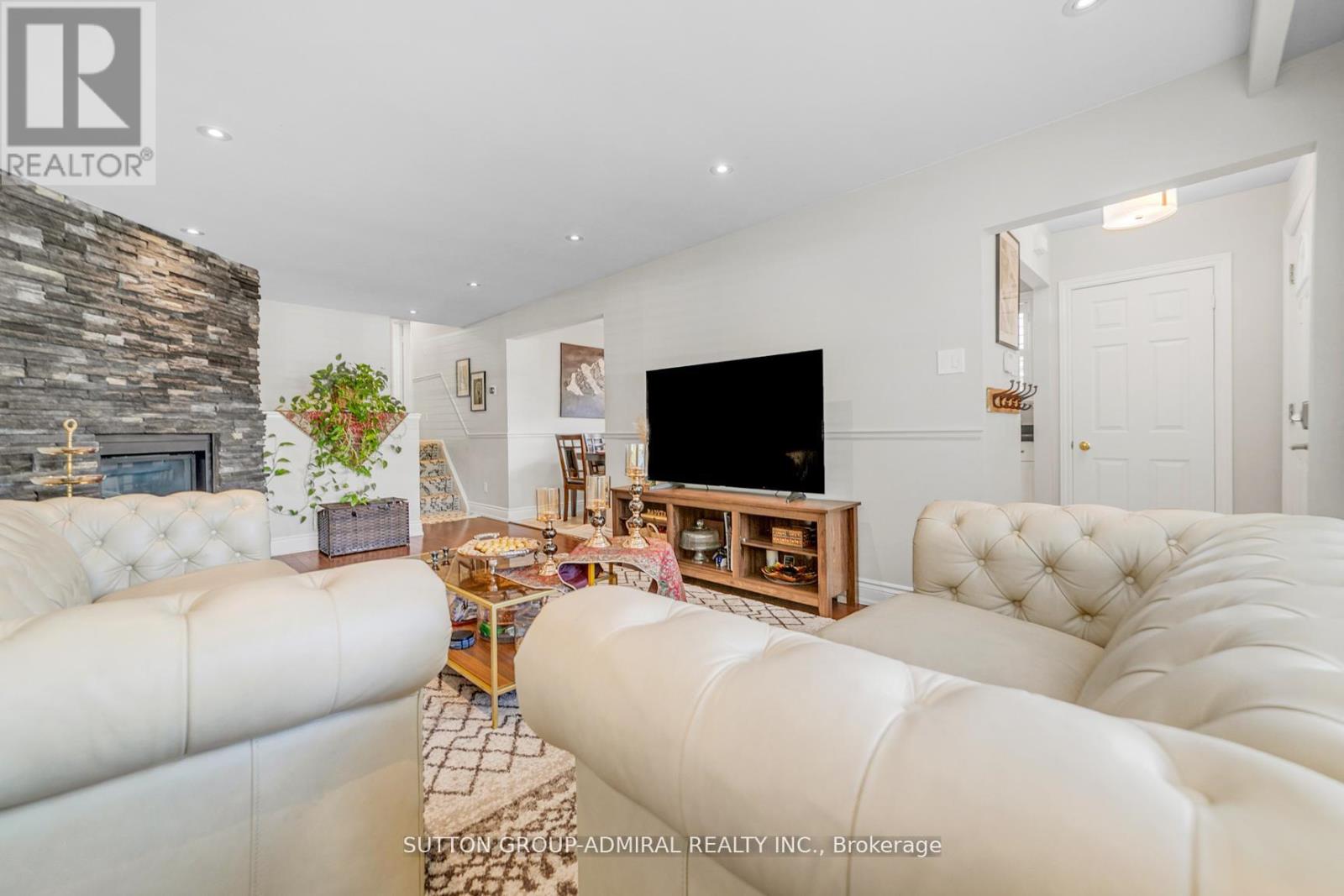 10 Kitimat Crescent, Aurora, Ontario L4G 3C3 - Photo 11 - N12294447