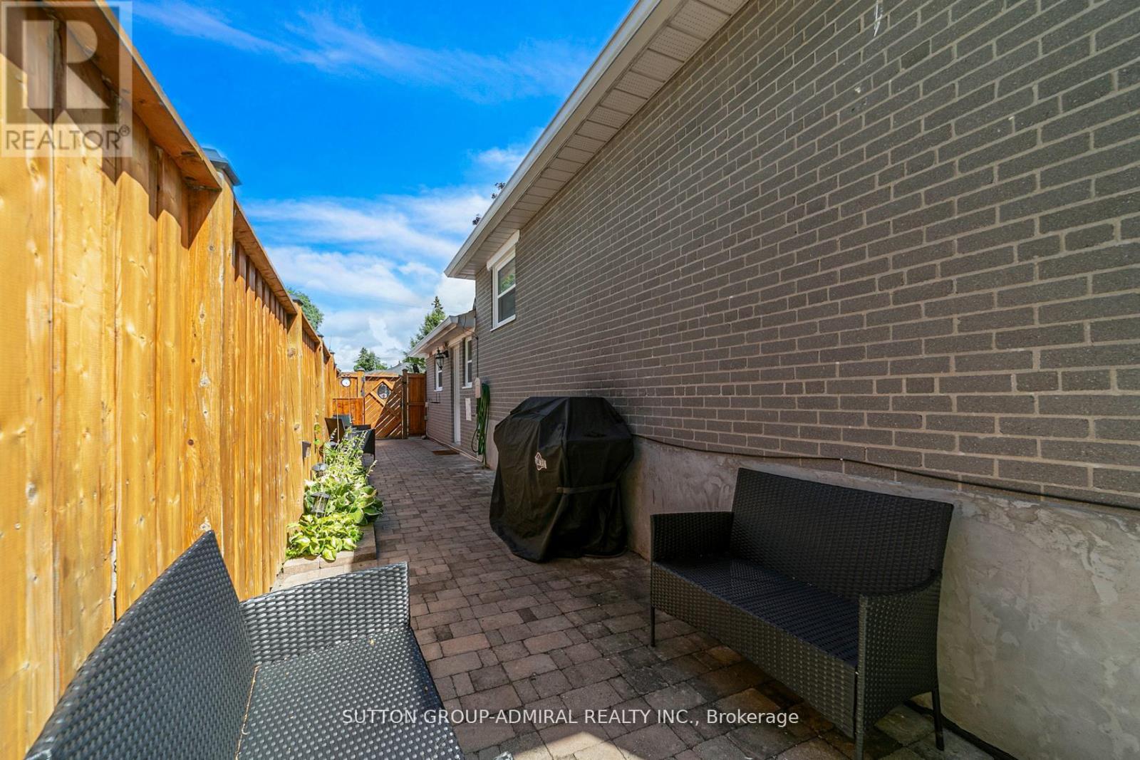 10 Kitimat Crescent, Aurora, Ontario L4G 3C3 - Photo 39 - N12294447