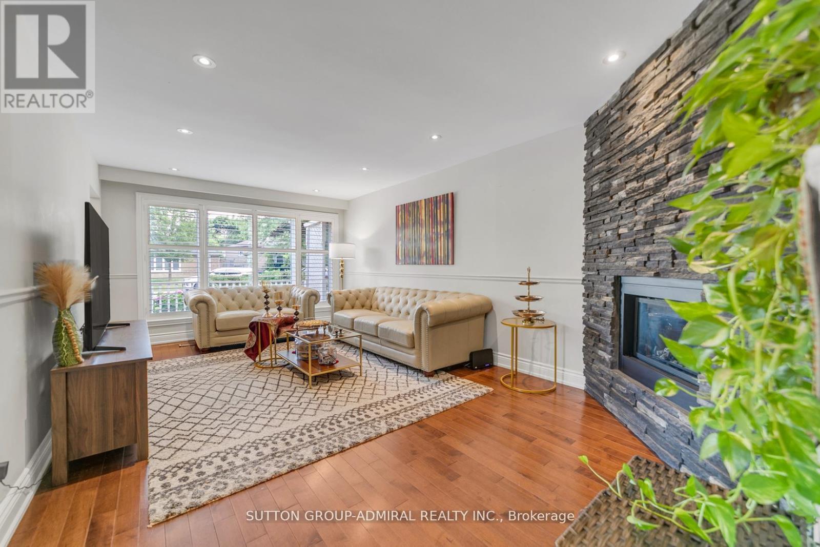 10 Kitimat Crescent, Aurora, Ontario L4G 3C3 - Photo 8 - N12294447