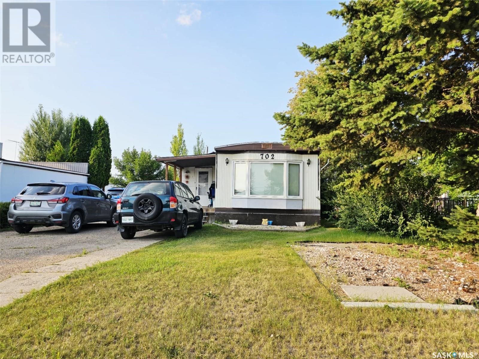 702 Fifth AVENUE W, melville, Saskatchewan