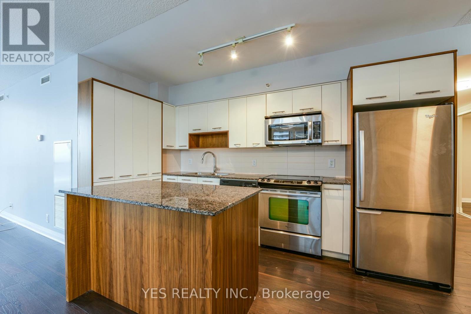 1204 - 1 Valhalla Inn Road, Toronto, Ontario  M9B 1S9 - Photo 10 - W12294489
