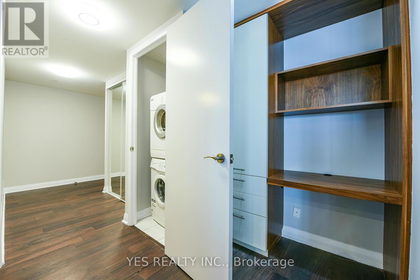 1204 - 1 Valhalla Inn Road, Toronto, Ontario  M9B 1S9 - Photo 6 - W12294489