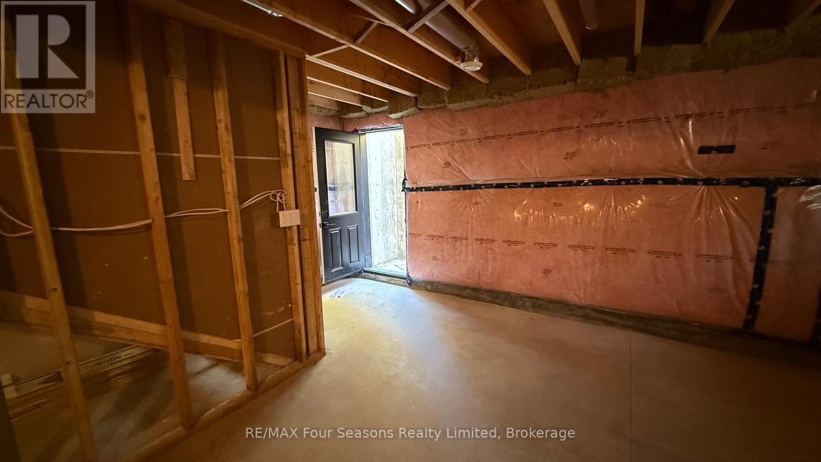 31 Trillium Crossing, Northern Bruce Peninsula, Ontario  N0H 1W0 - Photo 26 - X12136185