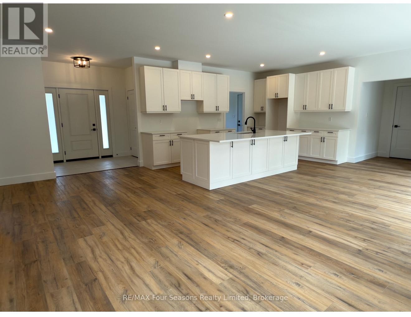 31 Trillium Crossing, Northern Bruce Peninsula, Ontario  N0H 1W0 - Photo 24 - X12136185