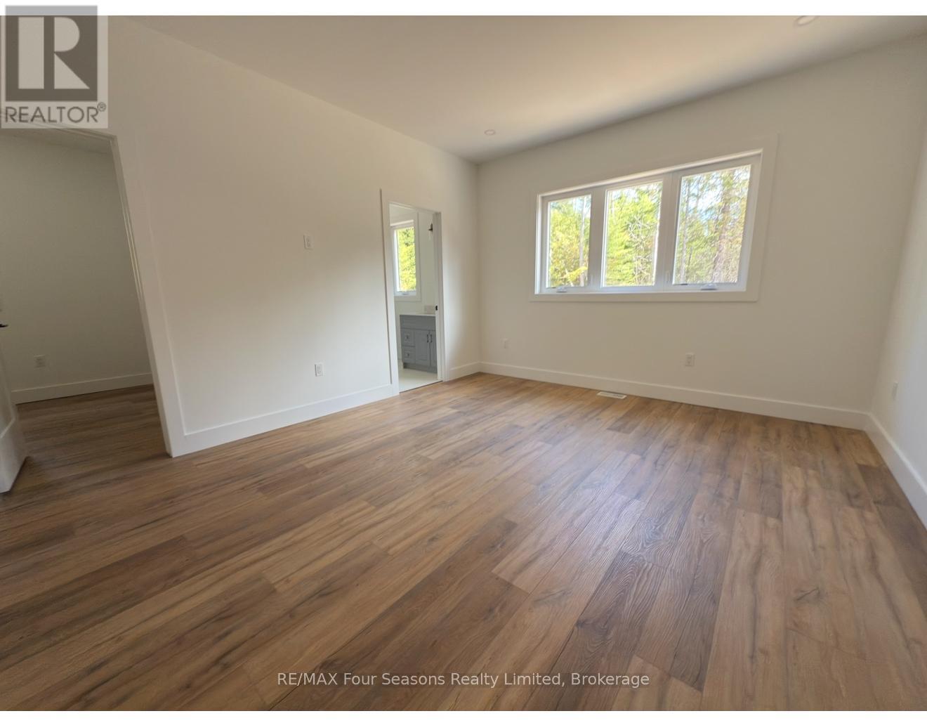 31 Trillium Crossing, Northern Bruce Peninsula, Ontario  N0H 1W0 - Photo 14 - X12136185