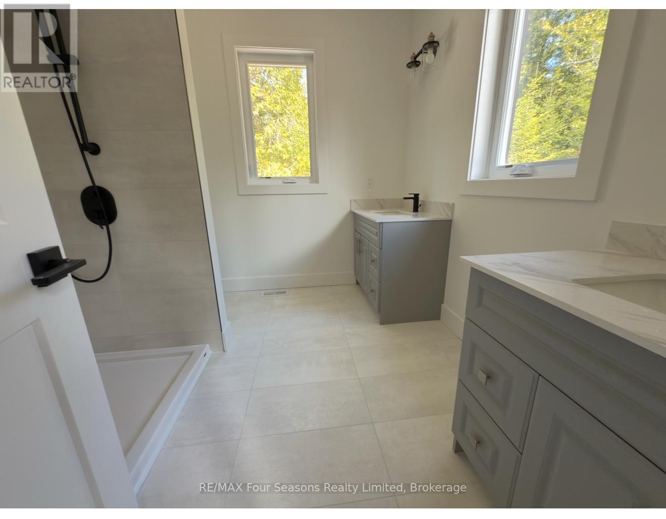31 Trillium Crossing, Northern Bruce Peninsula, Ontario  N0H 1W0 - Photo 12 - X12136185