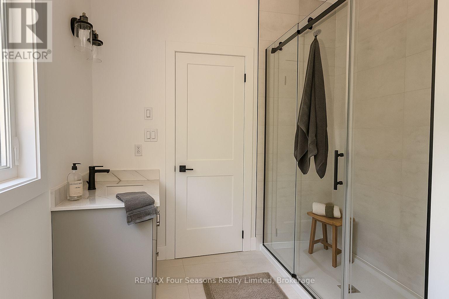 31 Trillium Crossing, Northern Bruce Peninsula, Ontario  N0H 1W0 - Photo 11 - X12136185