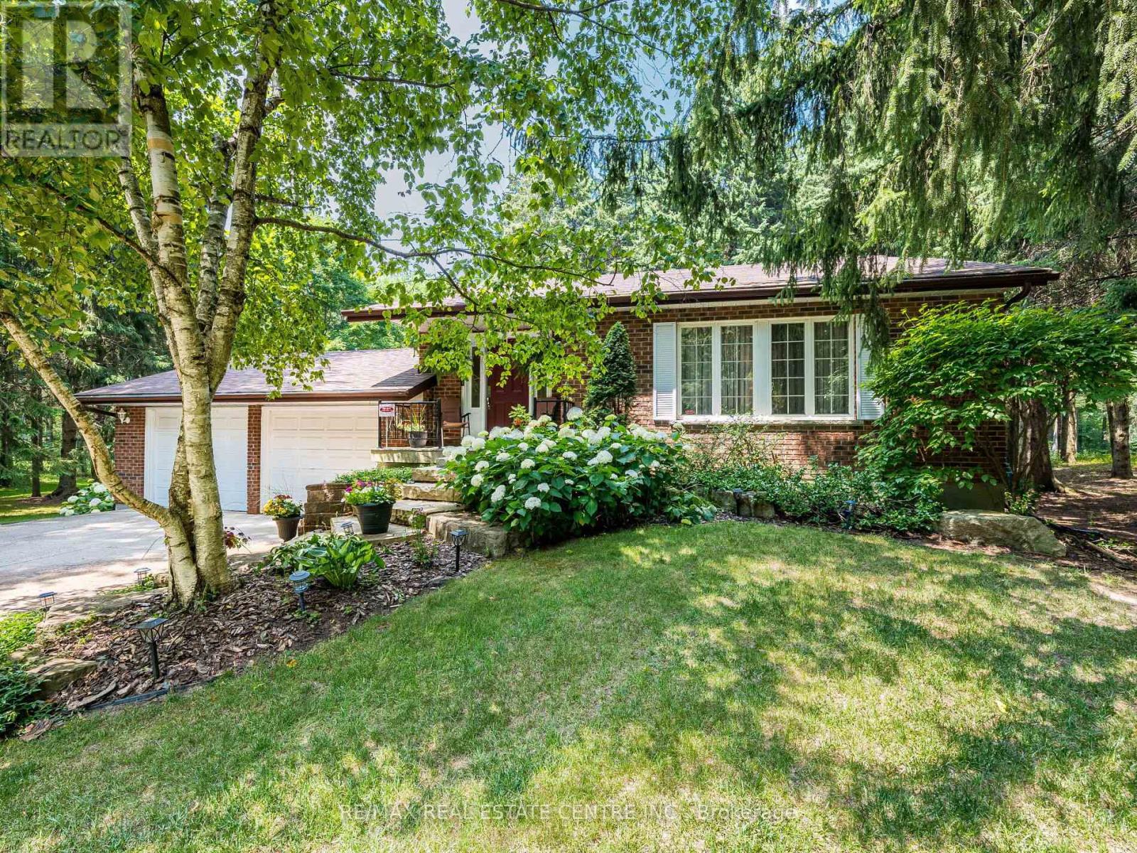 Property at 18 DAMASCUS DRIVE image 1