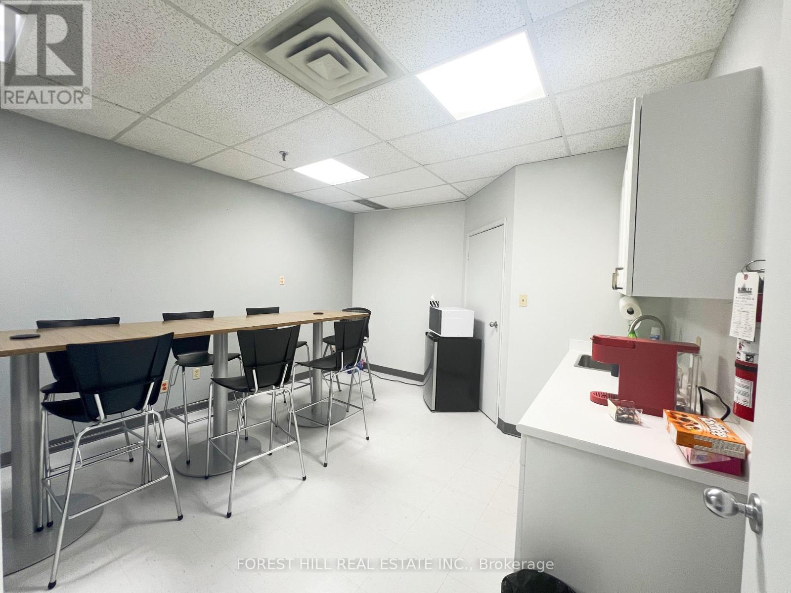 210 - 30 East Beaver Creek Road, Richmond Hill (Beaver Creek Business Park), Ontario  L4B 1B3 - Photo 8 - N12294517