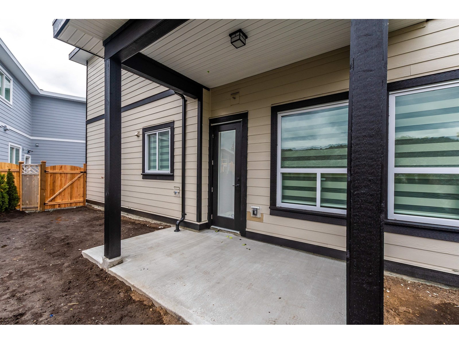 Property at 46065 CRESTVIEW DRIVE image 4