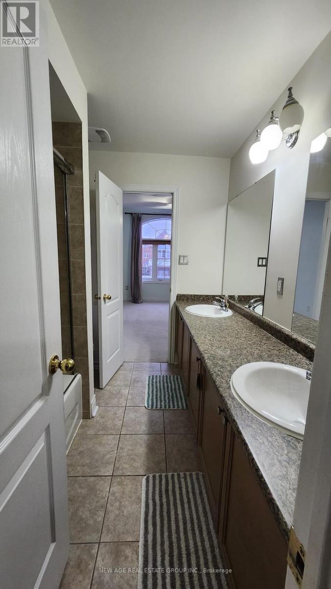 2 - 80 Tatra Crescent, Brampton, Ontario  L6Y 0K5 - Photo 3 - W12294512