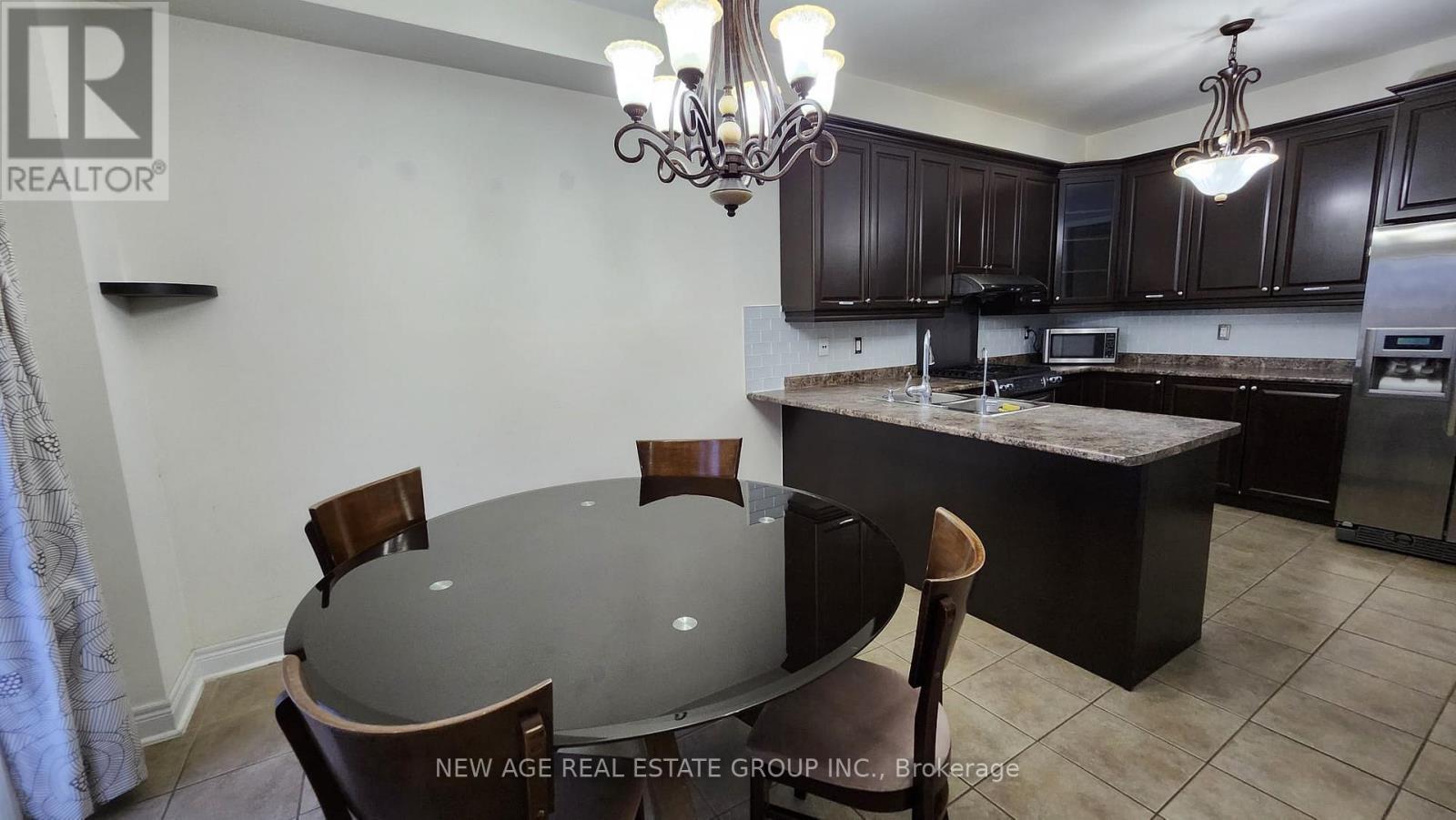2 - 80 Tatra Crescent, Brampton, Ontario  L6Y 0K5 - Photo 9 - W12294512